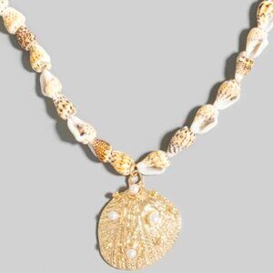 ARIEL SHELL STATEMENT NECKLACE